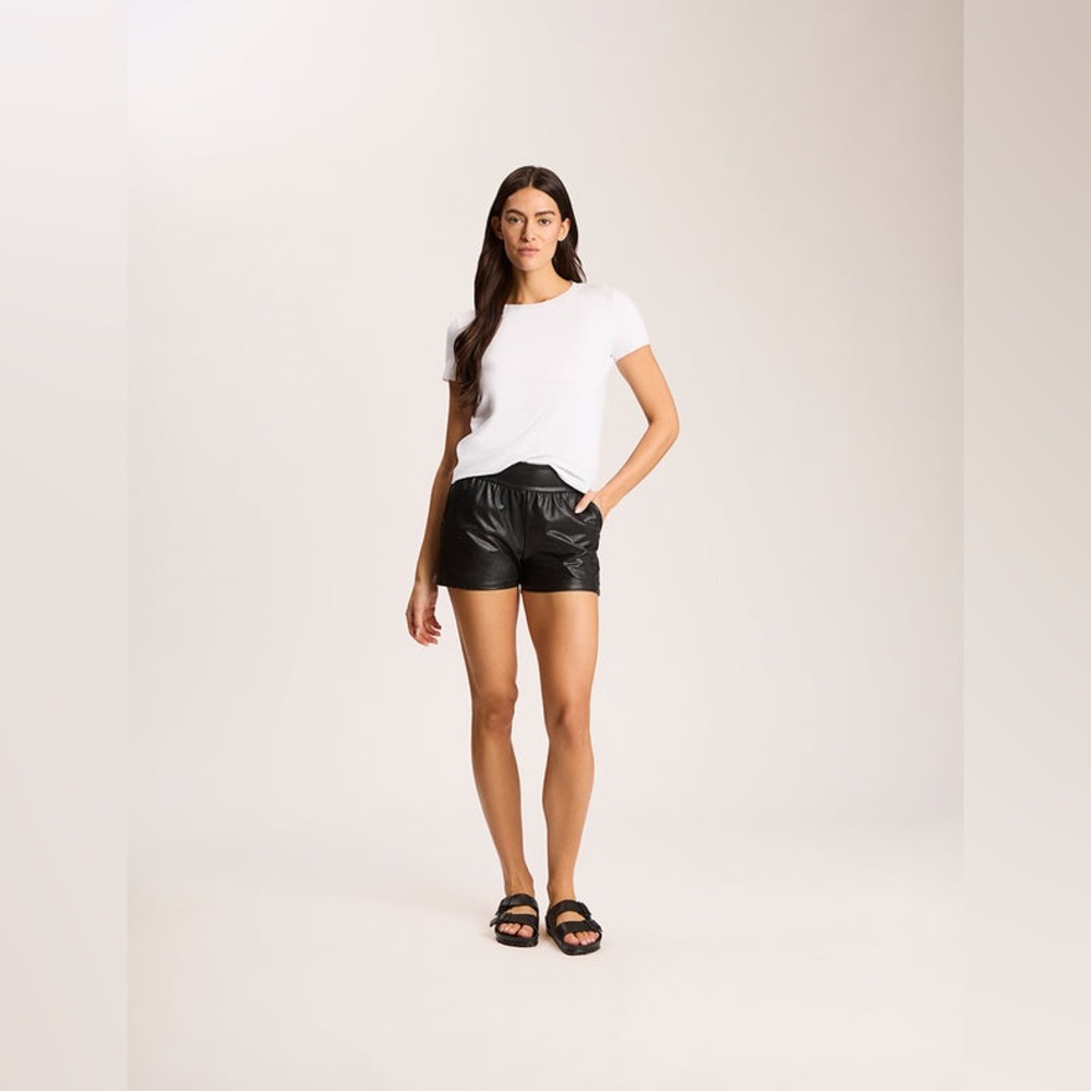 Commando Faux Leather Relaxed Short - Picture 3 of 11